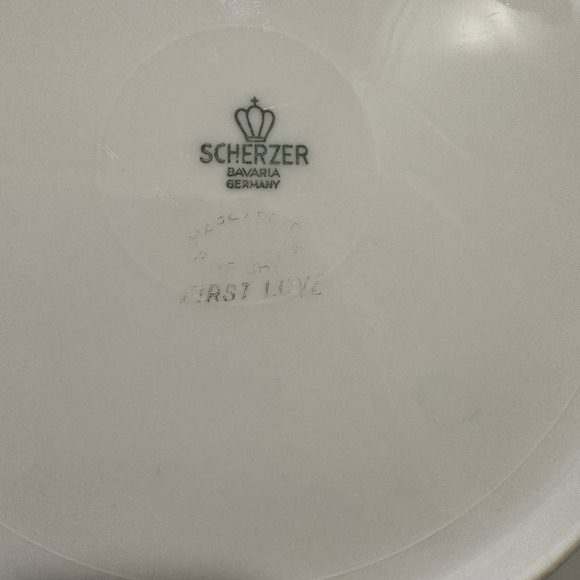 Zeh Scherzer Balvaria Germany First Love collection plate. In great condition. - Picture 3 of 3